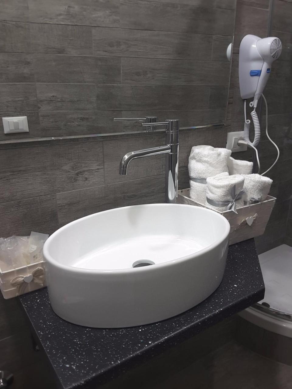 B&B Abatjour - Ambiente Sanificato - Test Antilegionella Assolto Foggia Exteriér fotografie